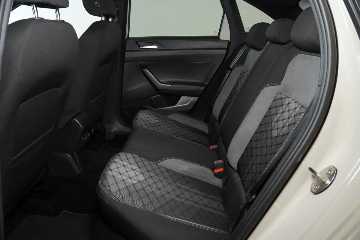 Volkswagen Taigo usata a Perugia (8)