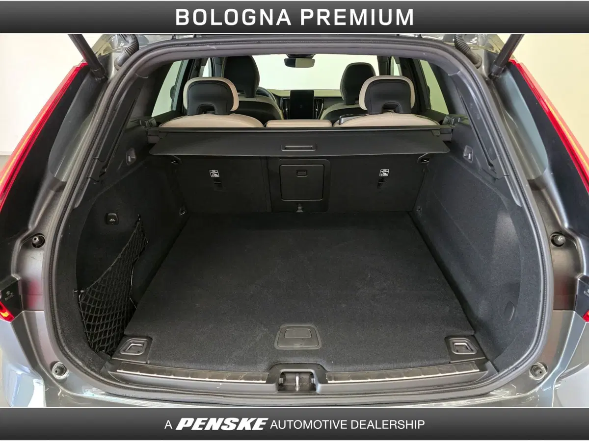 Volvo XC60 nuova a Bologna (10)