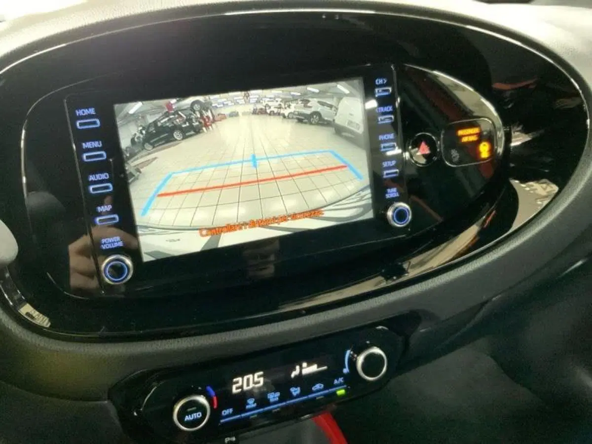 Toyota Aygo X usata a Perugia (11)