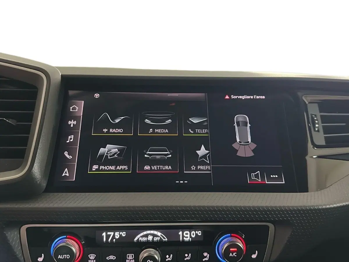 Audi A1 allstreet usata a Napoli (12)