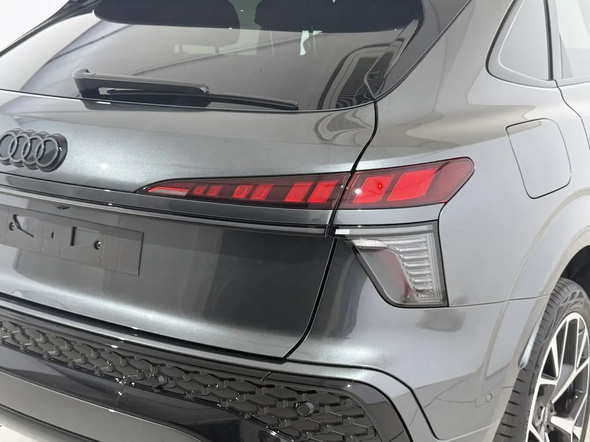Audi Q3 Sportback nuova a Perugia (14)