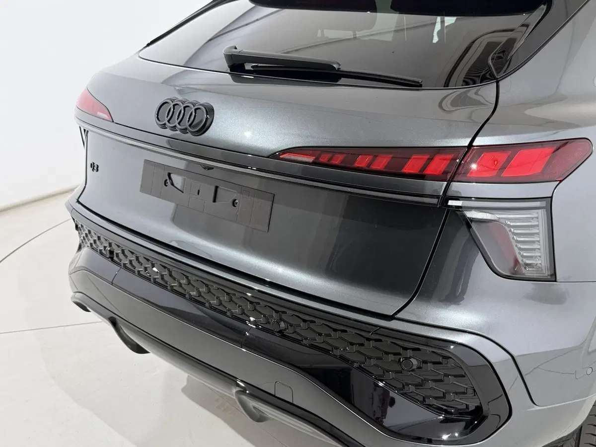 Audi Q3 Sportback nuova a Perugia (15)