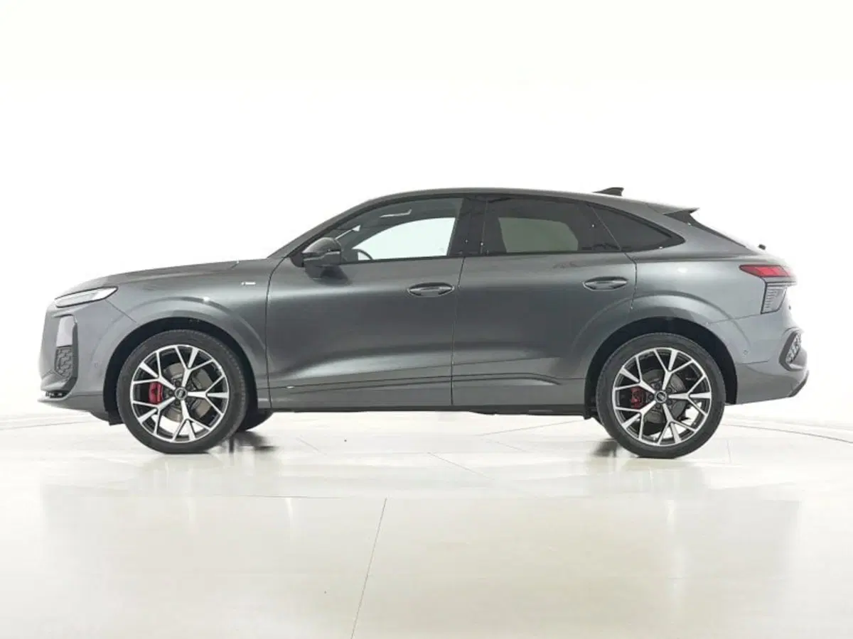 Audi Q3 Sportback nuova a Perugia (2)