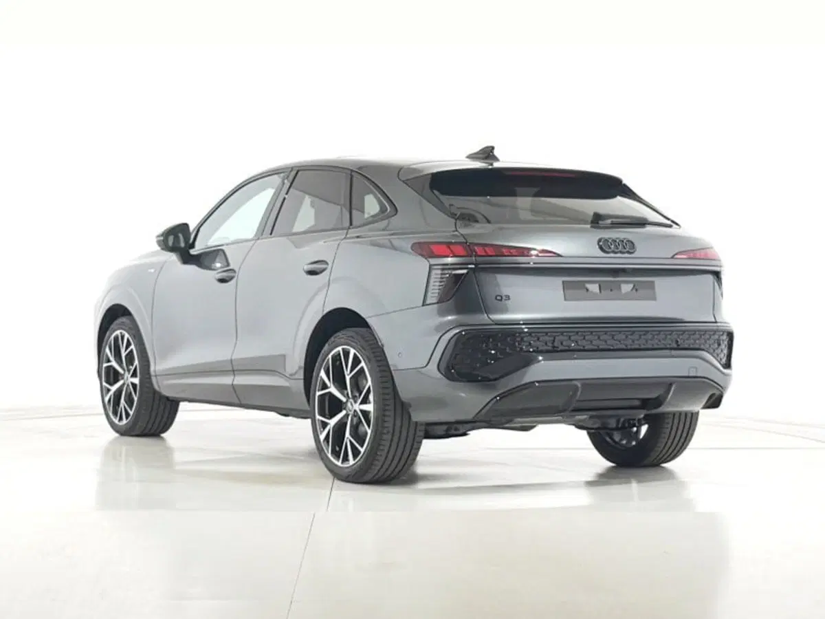 Audi Q3 Sportback nuova a Perugia (3)