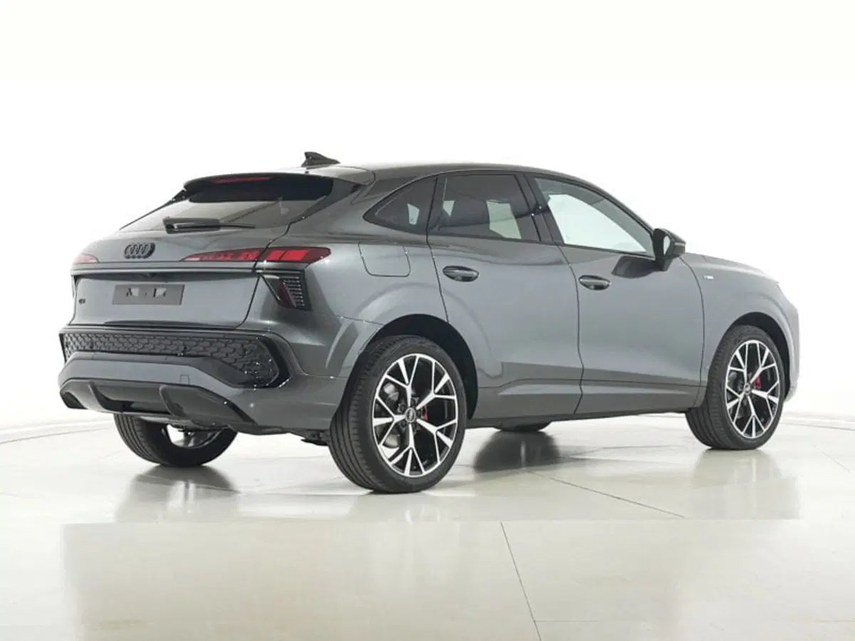 Audi Q3 Sportback nuova a Perugia (5)