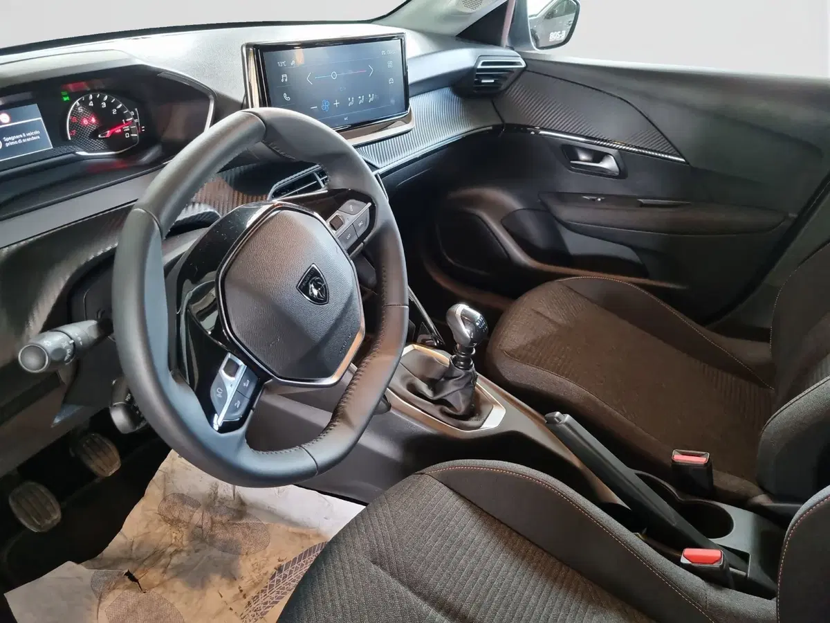 Peugeot 208 usata a Varese (11)