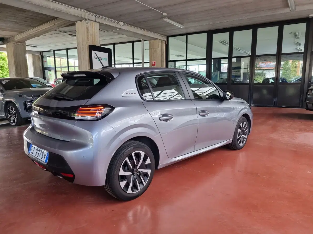 Peugeot 208 usata a Varese (14)