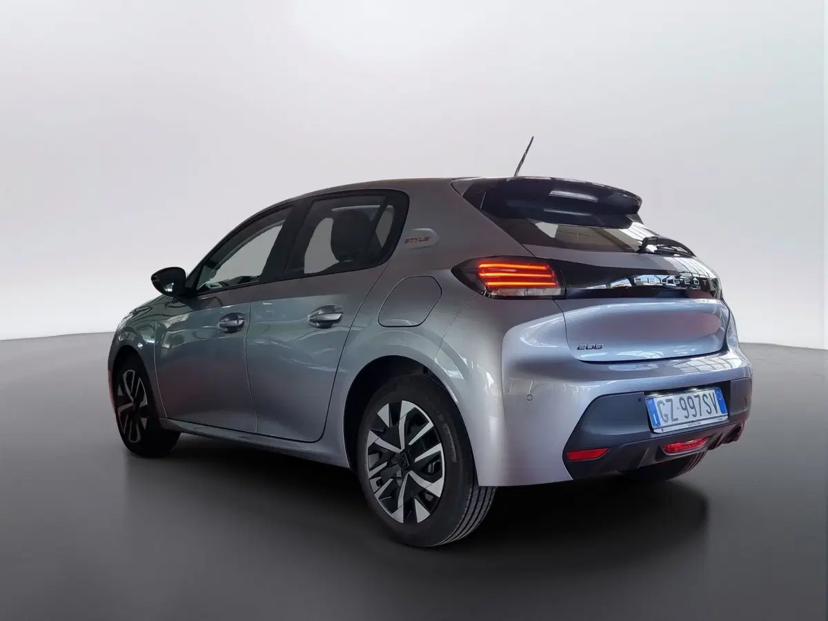 Peugeot 208 usata a Varese (3)