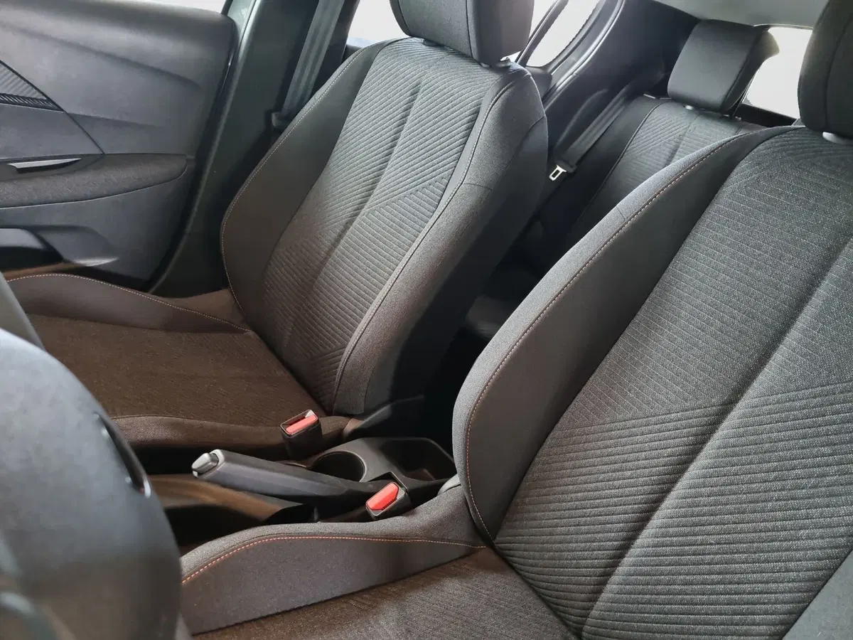 Peugeot 208 usata a Varese (7)