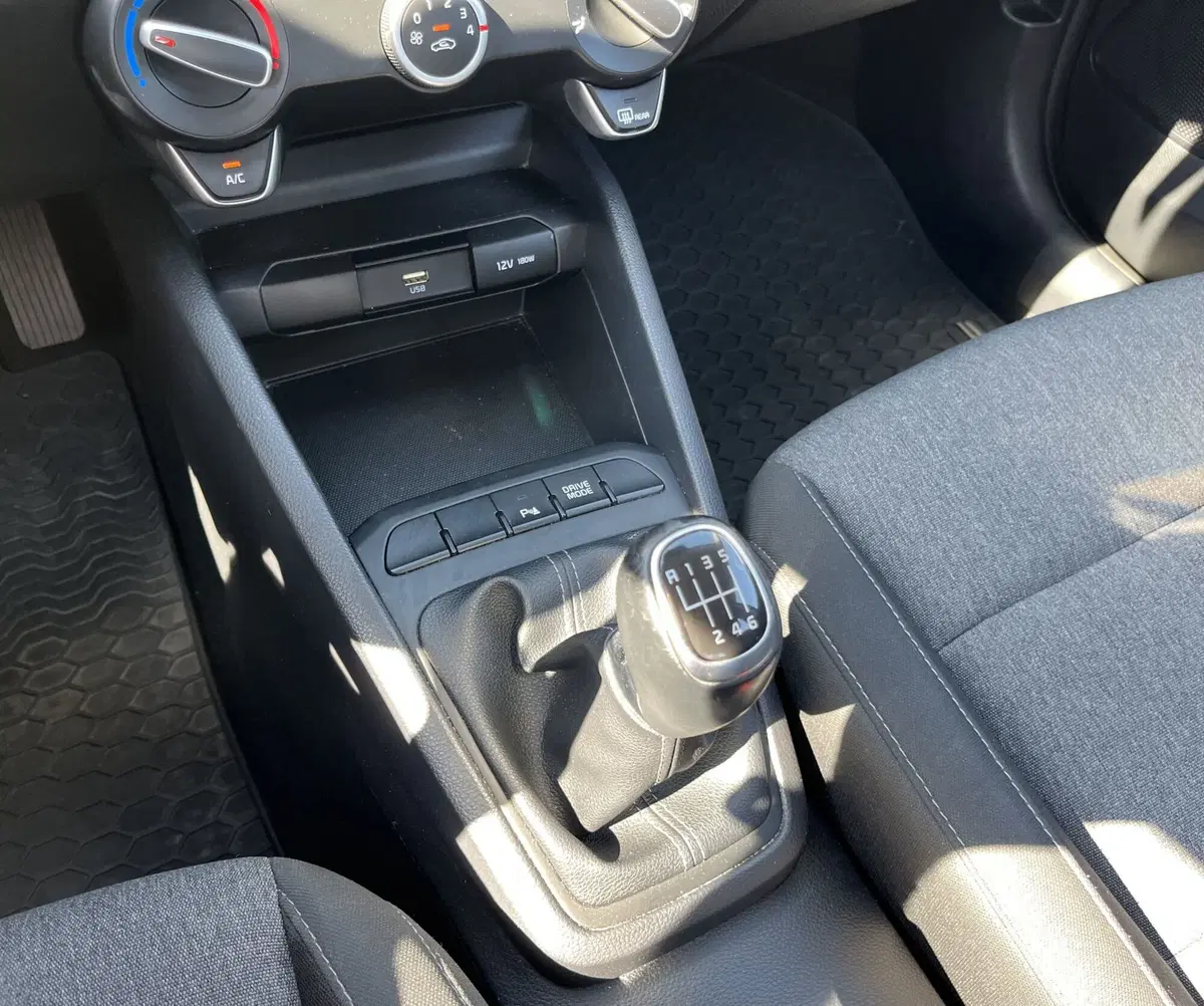 Kia Stonic usata a Vercelli (8)