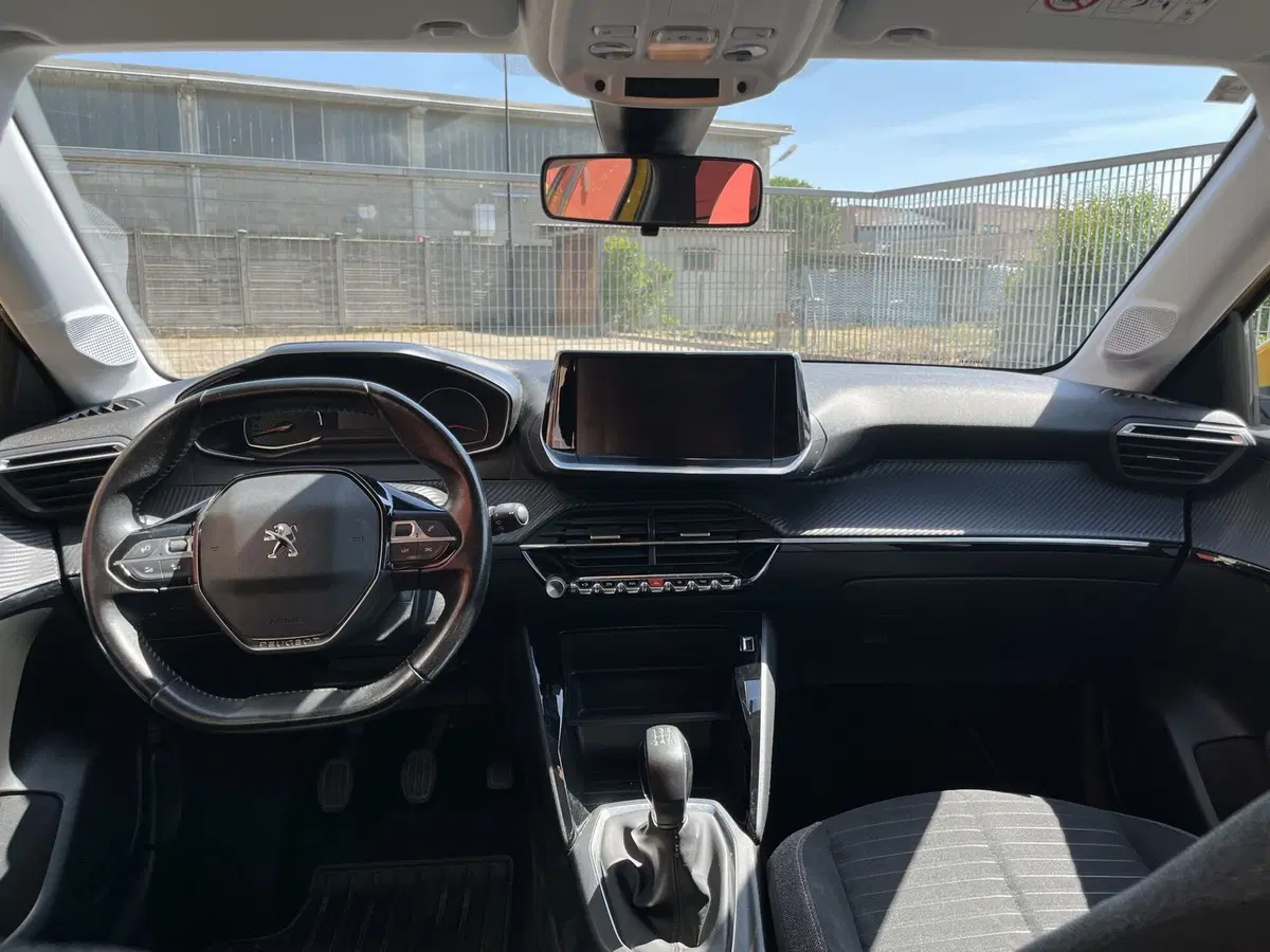 Peugeot 208 usata a Vercelli (6)