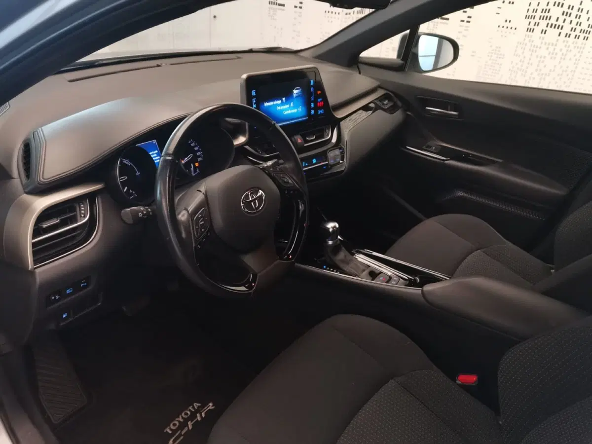 Toyota Toyota C-HR usata a Bergamo (17)