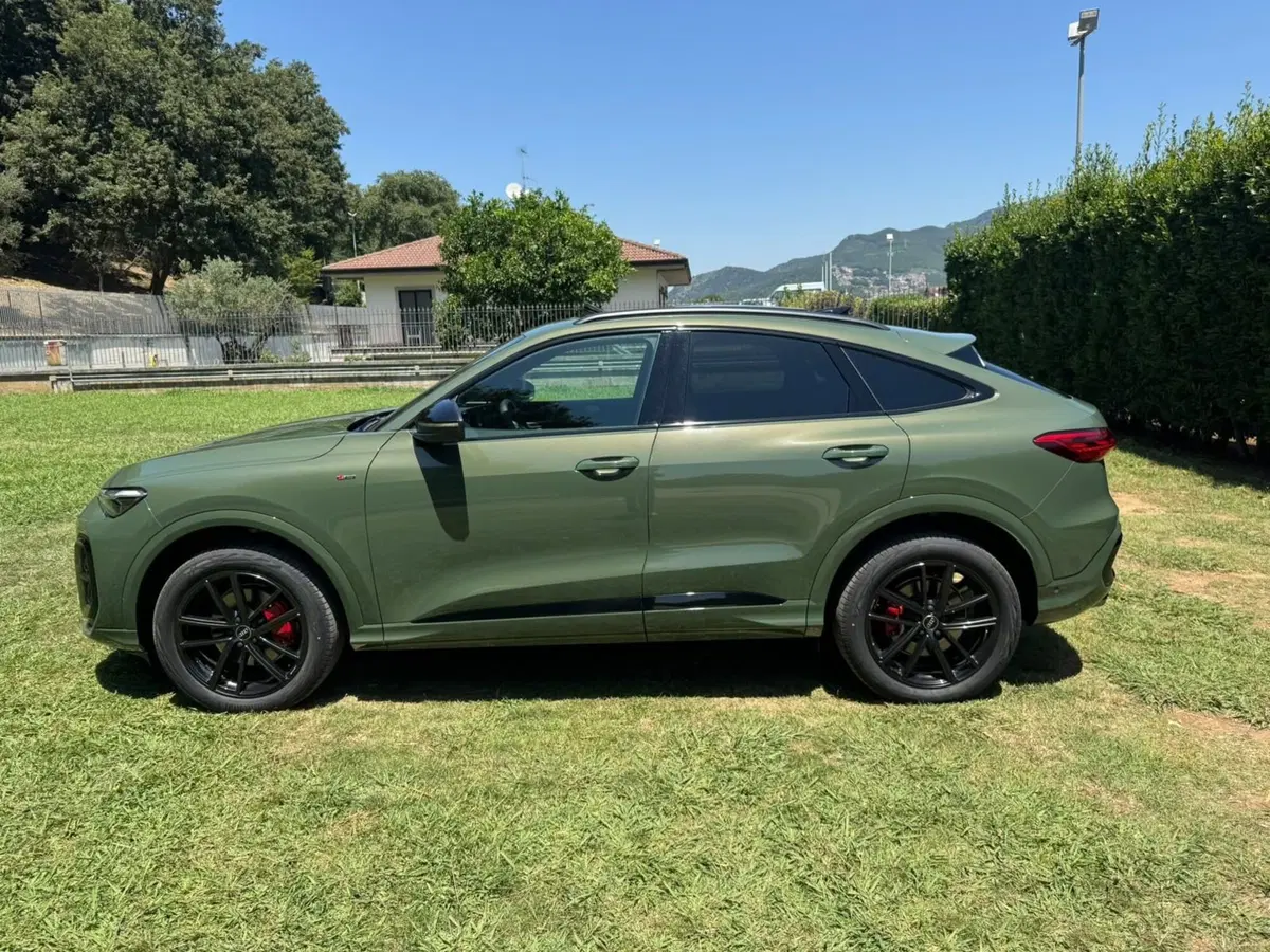 Audi Q5 Sportback nuova a Salerno (10)