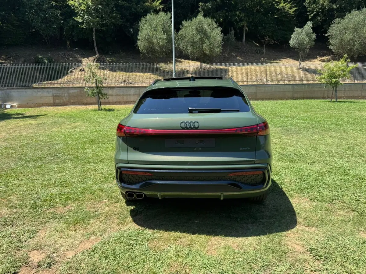 Audi Q5 Sportback nuova a Salerno (11)