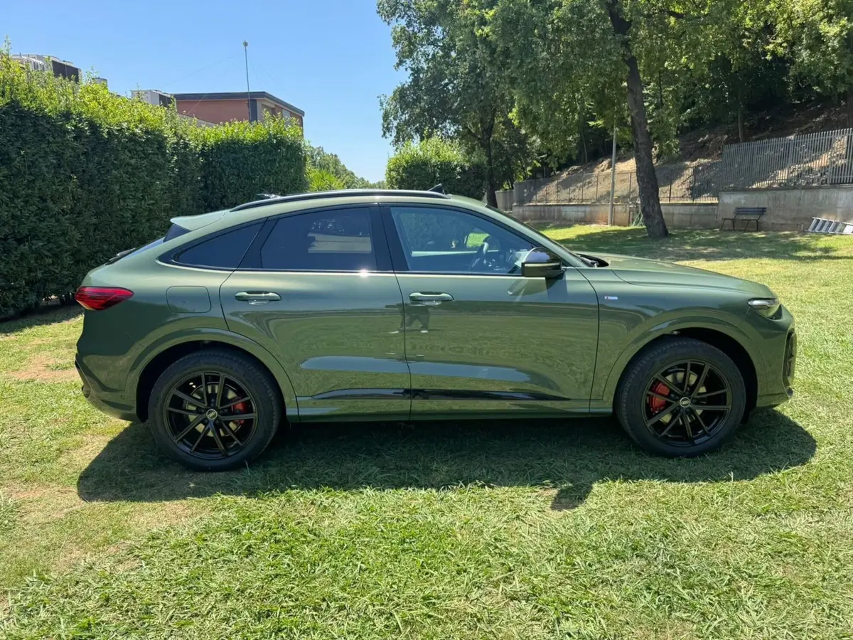 Audi Q5 Sportback nuova a Salerno (15)