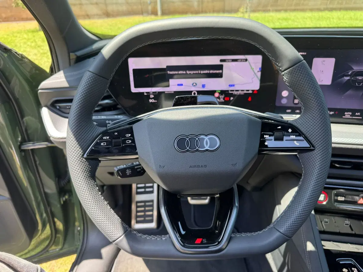 Audi Q5 Sportback nuova a Salerno (18)
