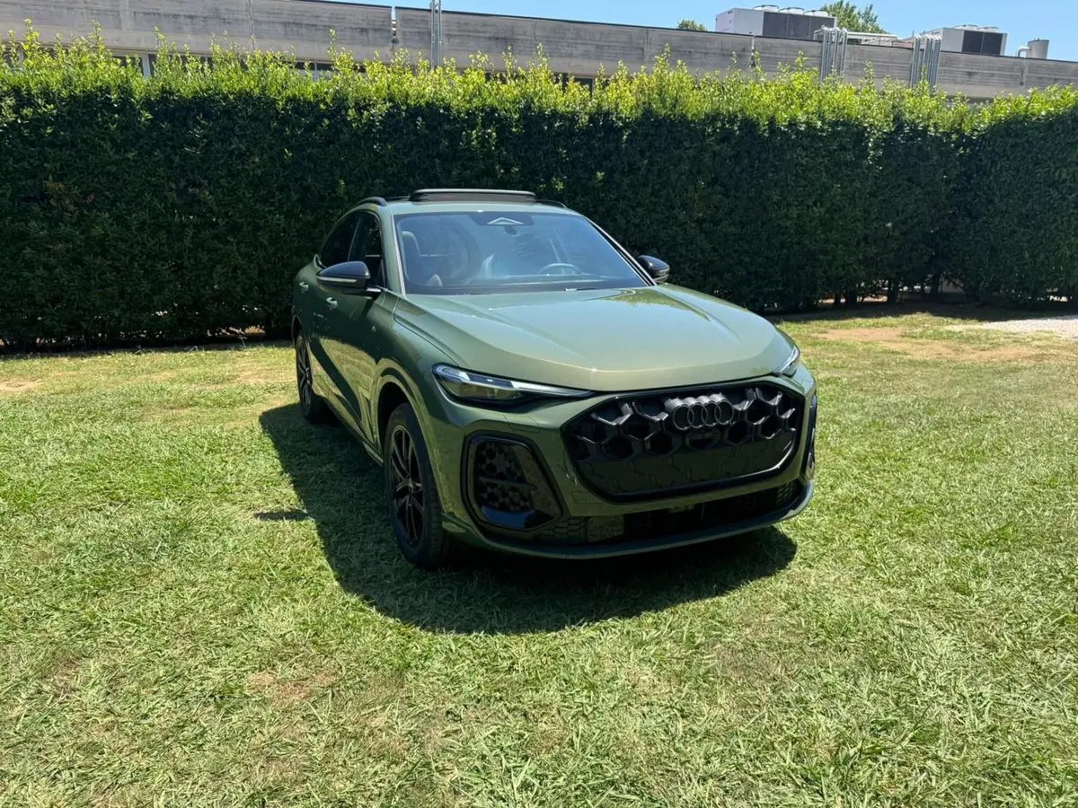 Audi Q5 Sportback nuova a Salerno (2)