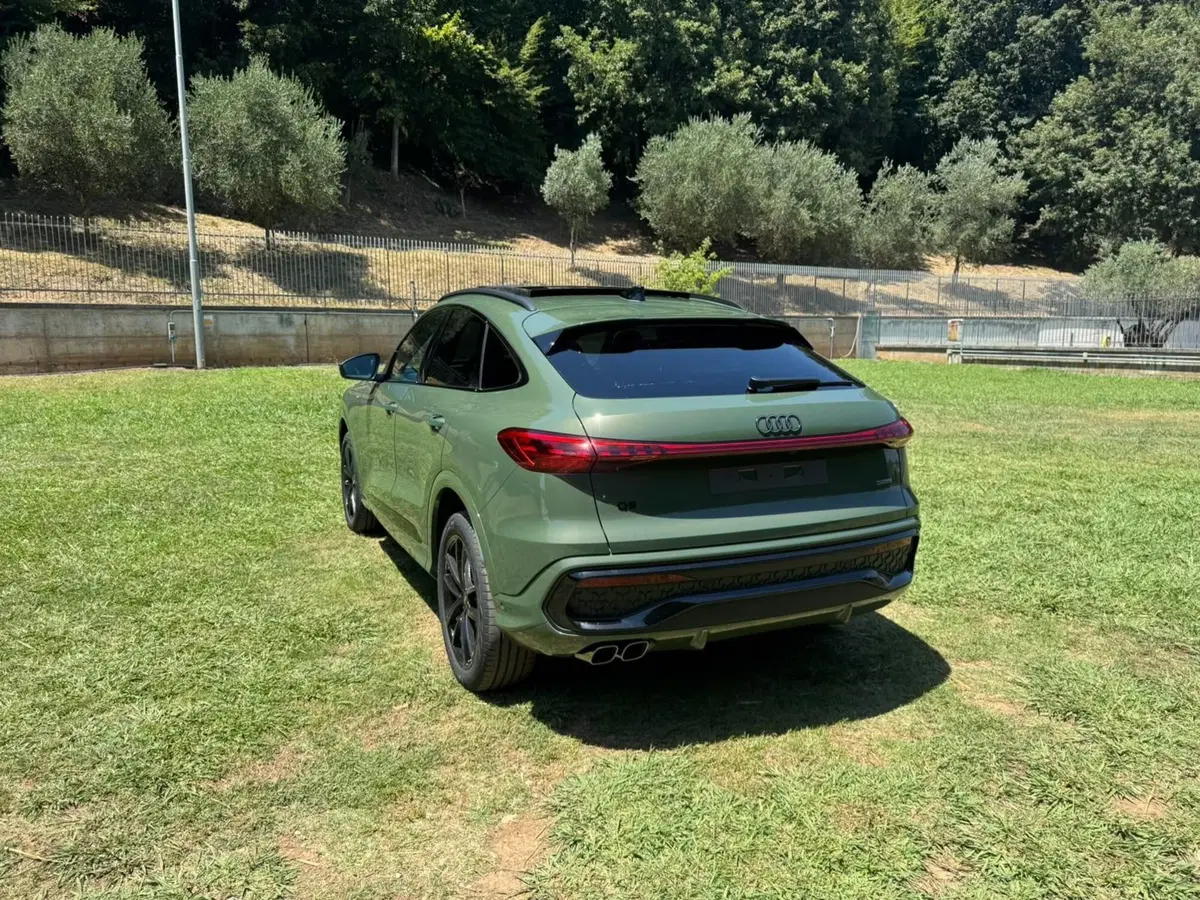 Audi Q5 Sportback nuova a Salerno (3)