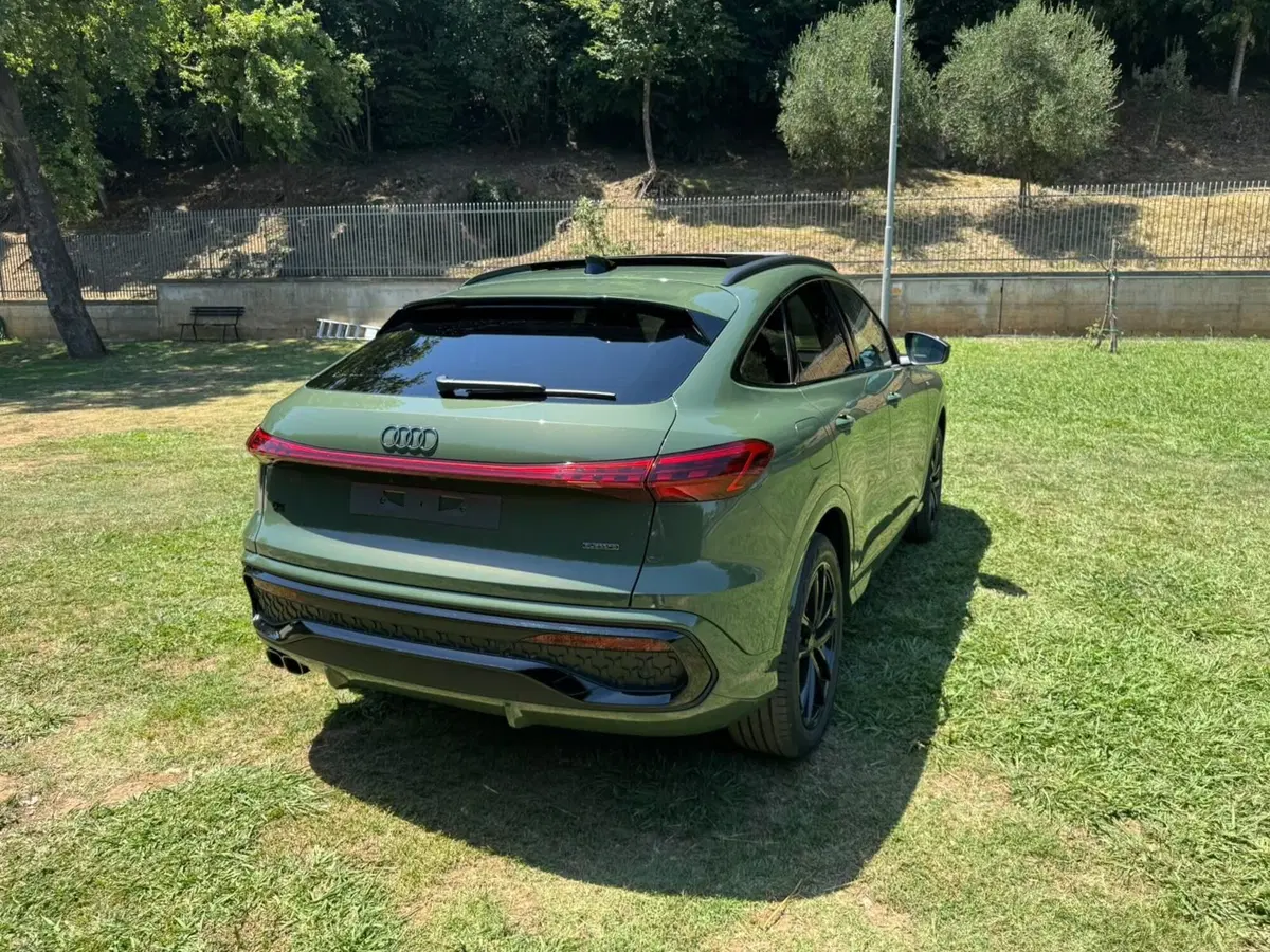 Audi Q5 Sportback nuova a Salerno (4)