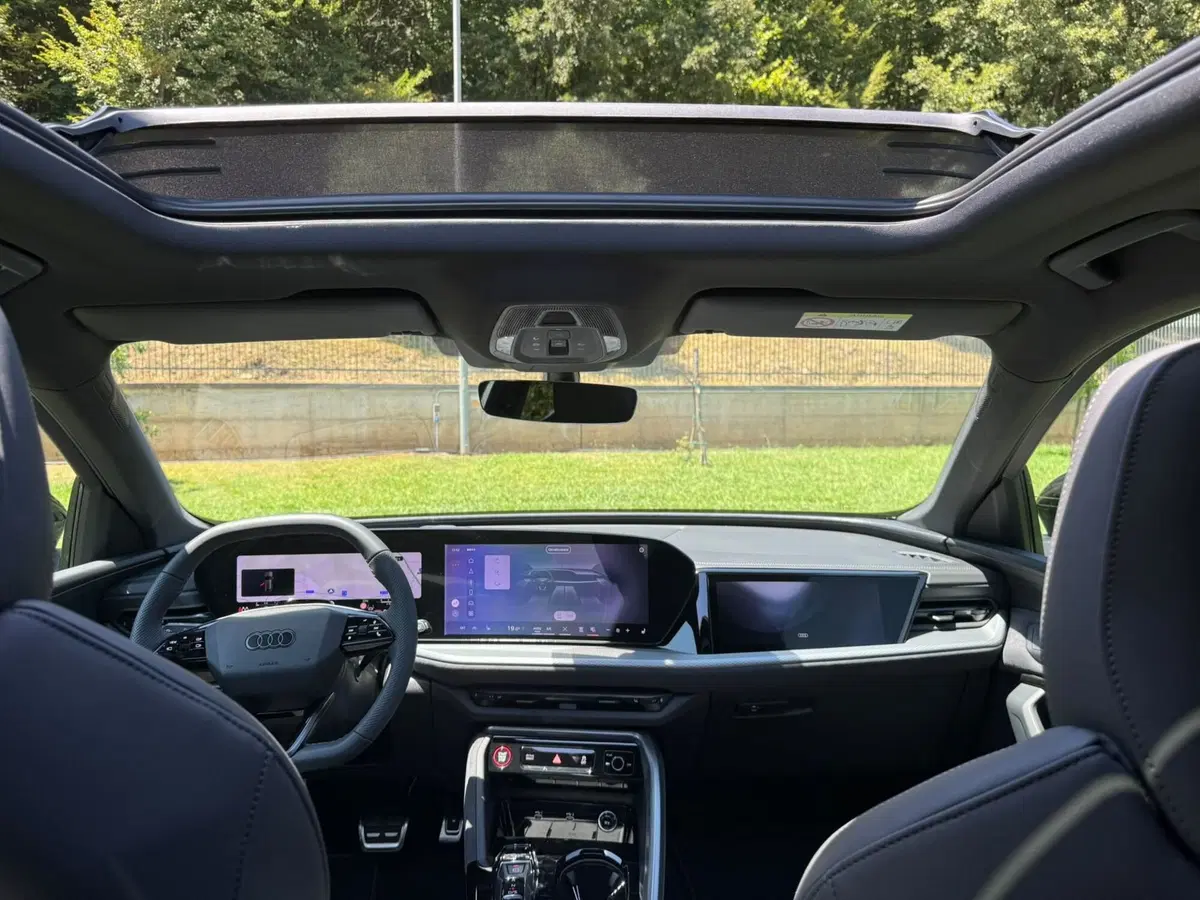 Audi Q5 Sportback nuova a Salerno (5)