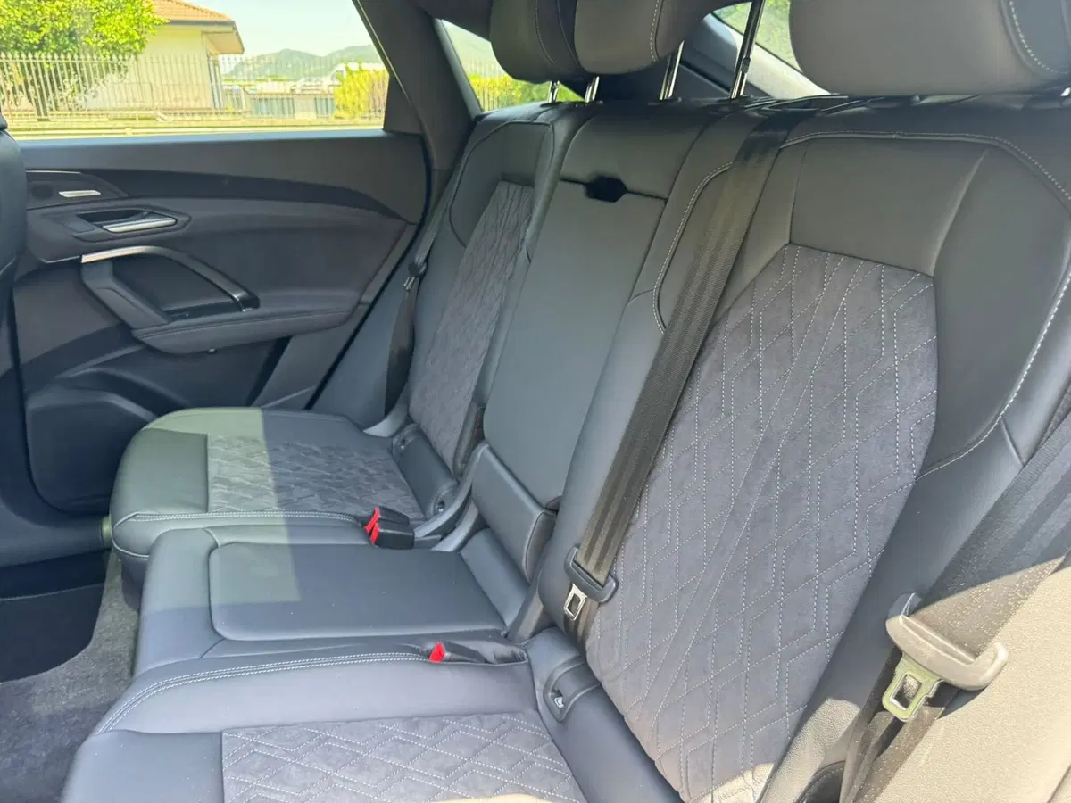 Audi Q5 Sportback nuova a Salerno (7)