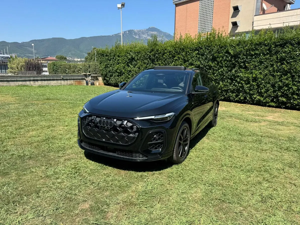 Audi Q5 Sportback nuova a Salerno