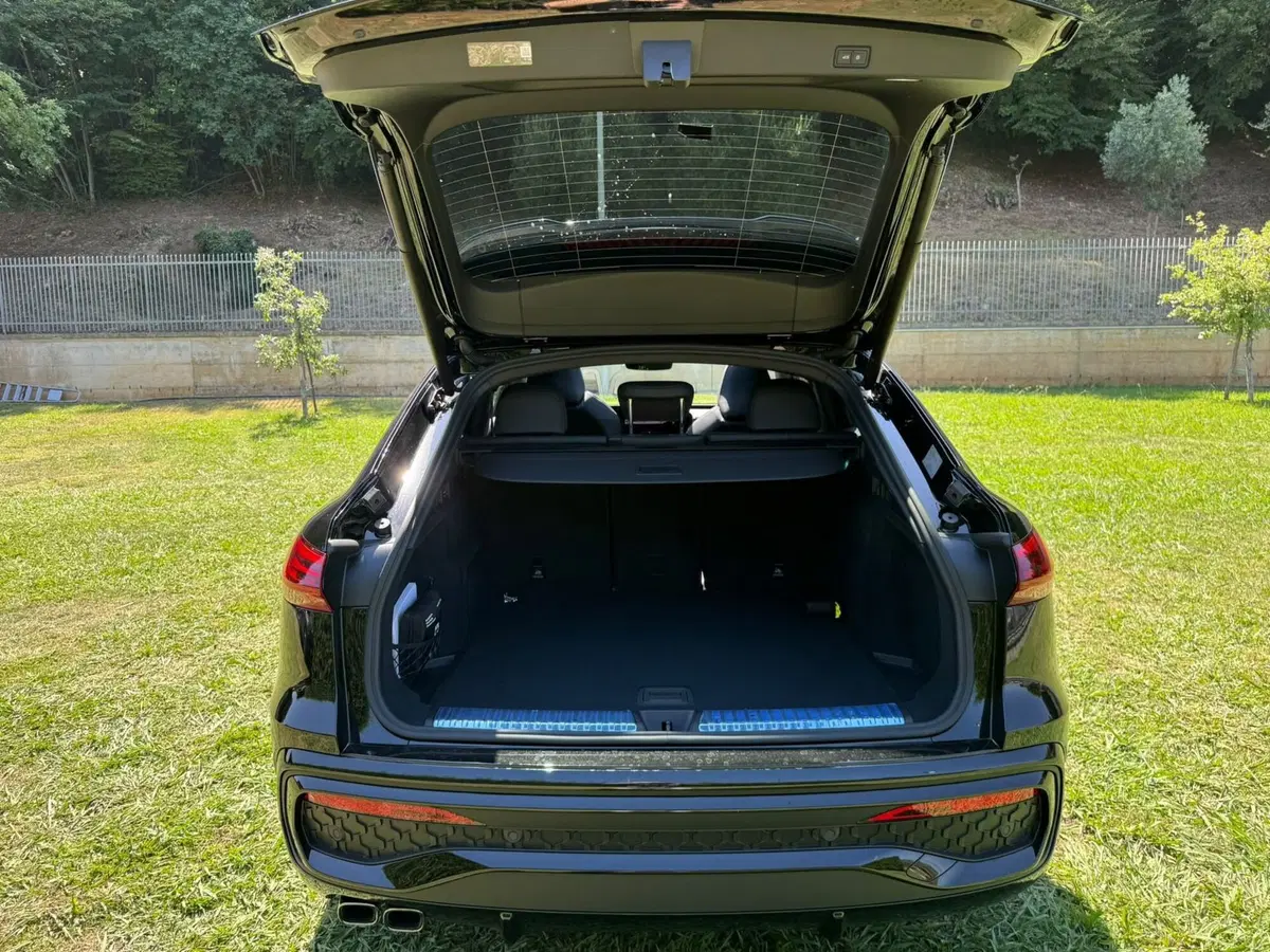 Audi Q5 Sportback nuova a Salerno (12)