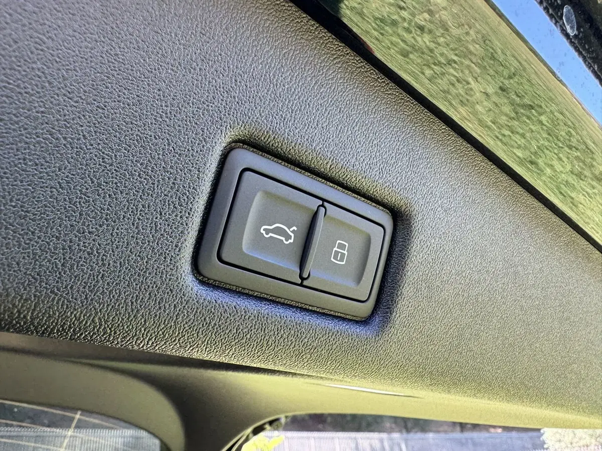 Audi Q5 Sportback nuova a Salerno (14)