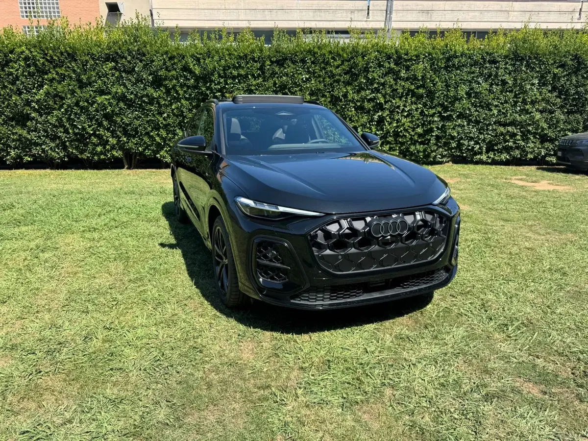 Audi Q5 Sportback nuova a Salerno (2)