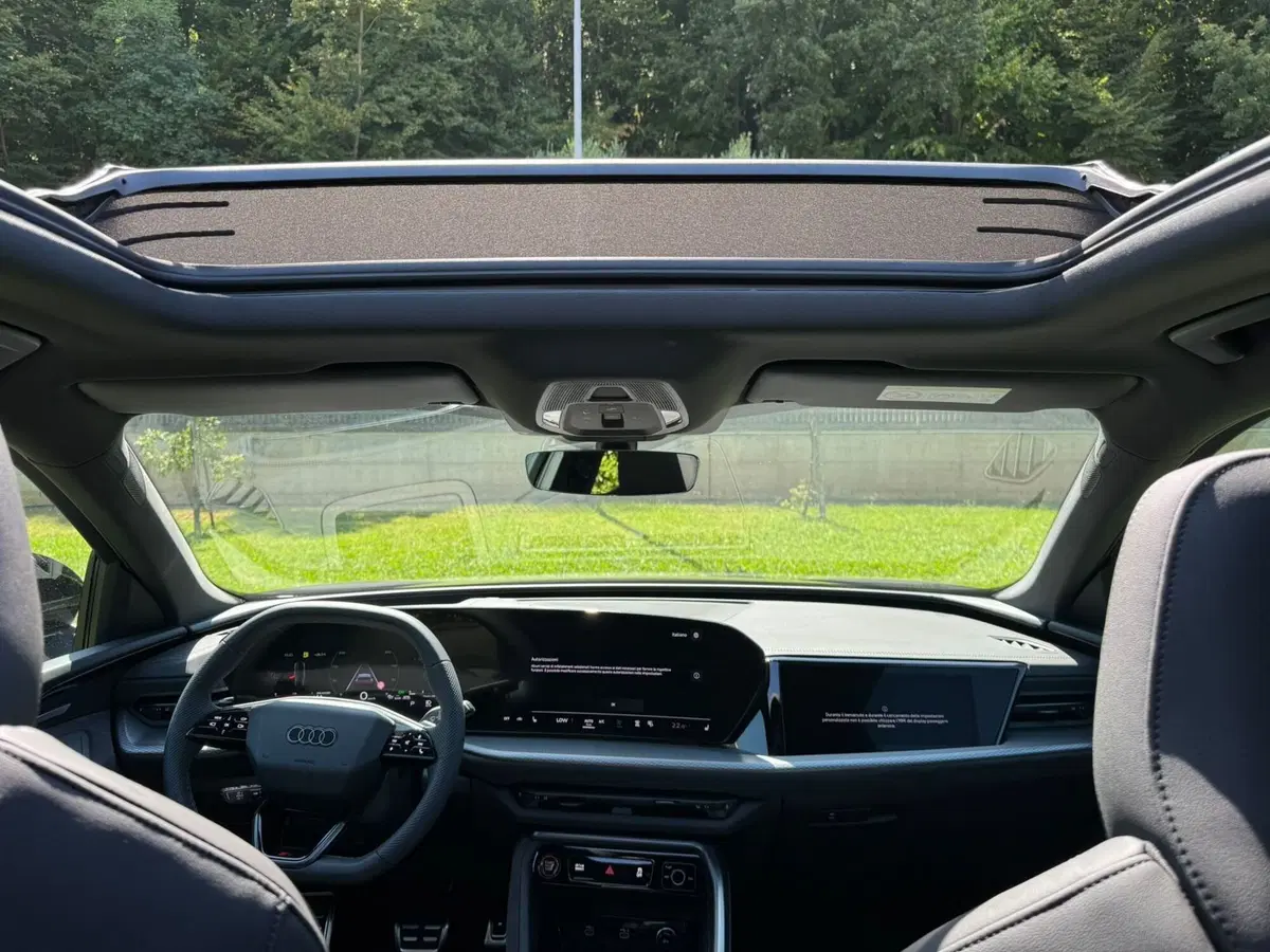 Audi Q5 Sportback nuova a Salerno (5)