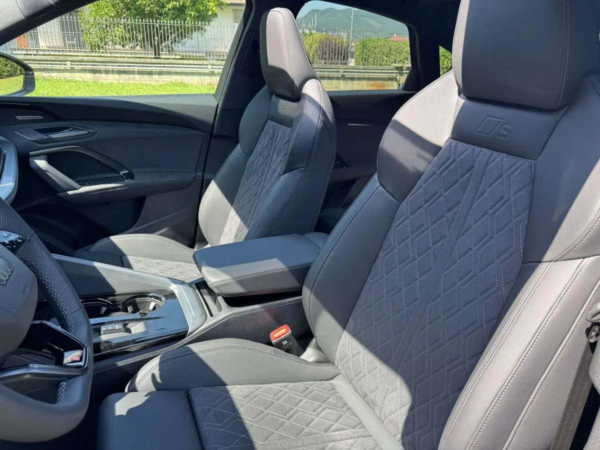 Audi Q5 Sportback nuova a Salerno (6)