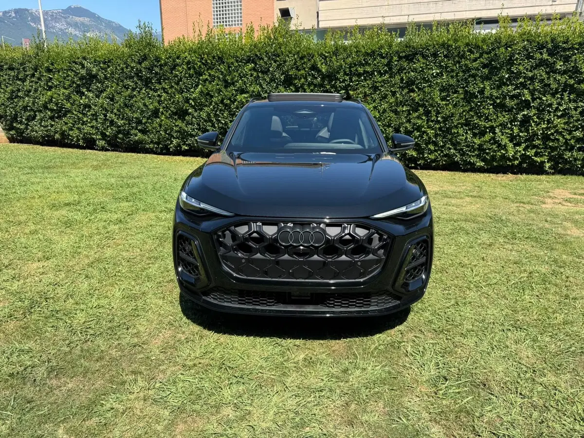 Audi Q5 Sportback nuova a Salerno (9)