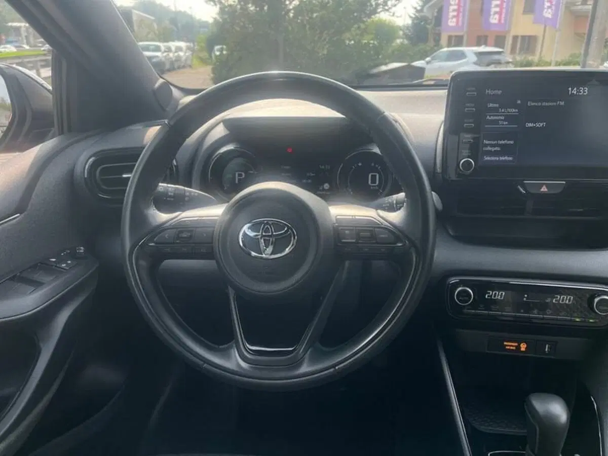 Toyota Yaris usata a Lecco (14)
