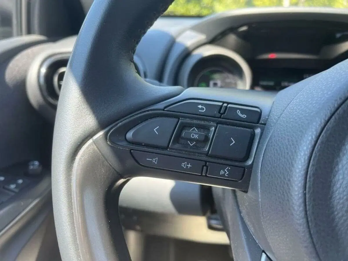 Toyota Yaris usata a Lecco (16)