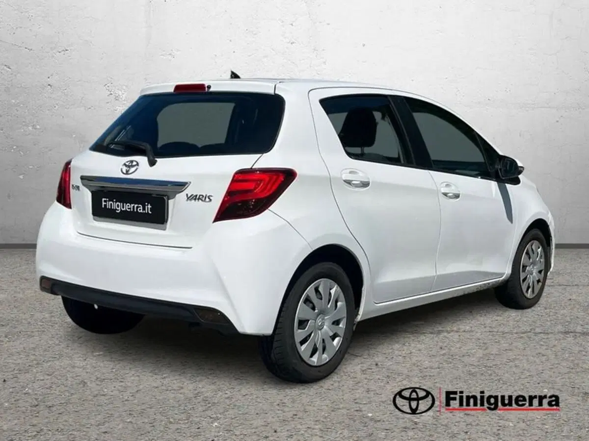 Toyota Yaris usata a Sondrio (4)