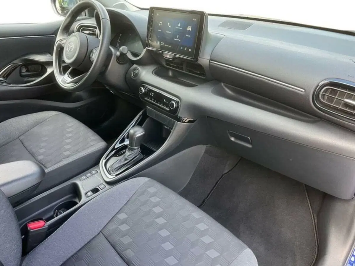 Toyota Yaris usata a Lecco (16)