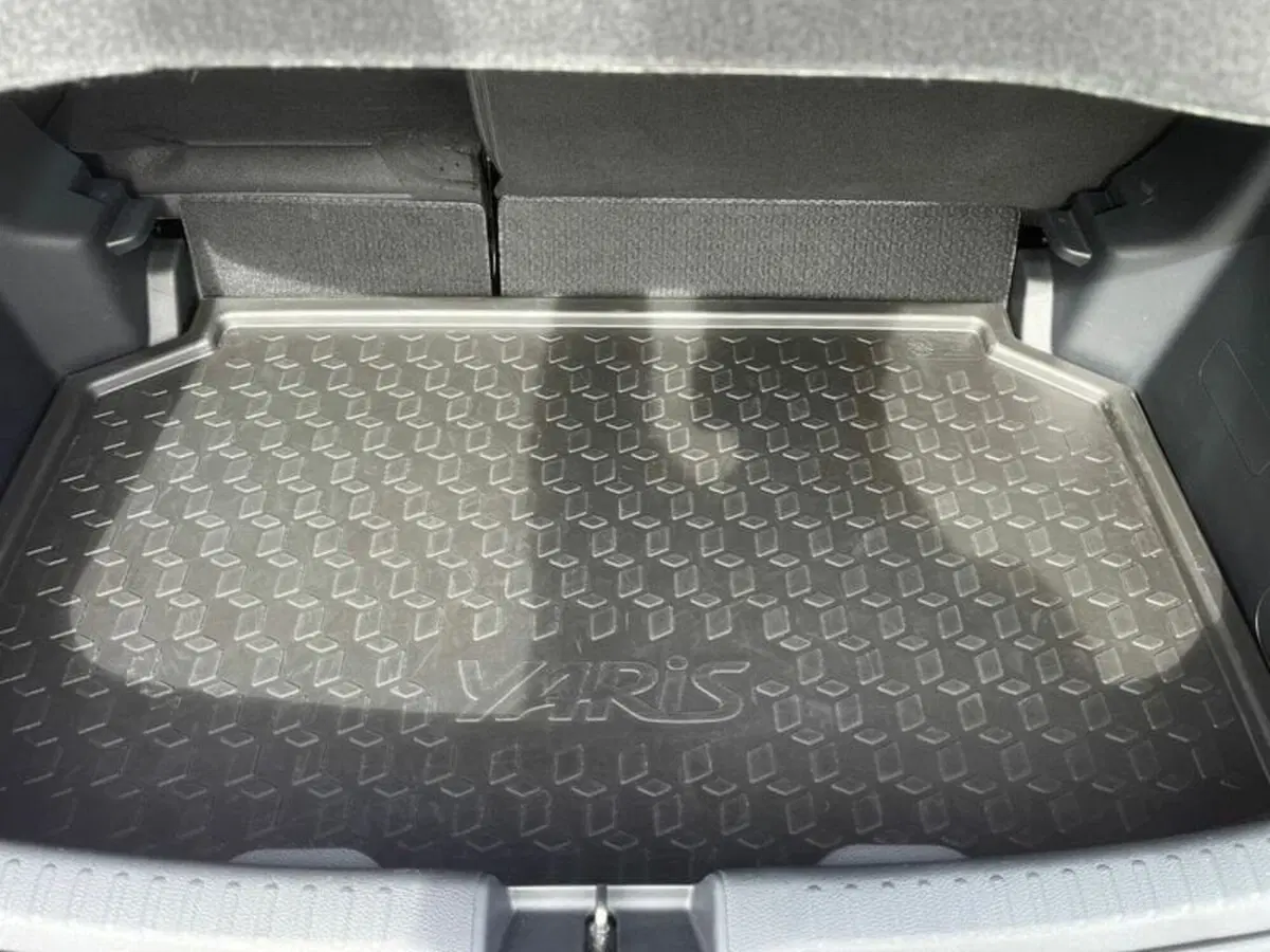 Toyota Yaris usata a Lecco (6)