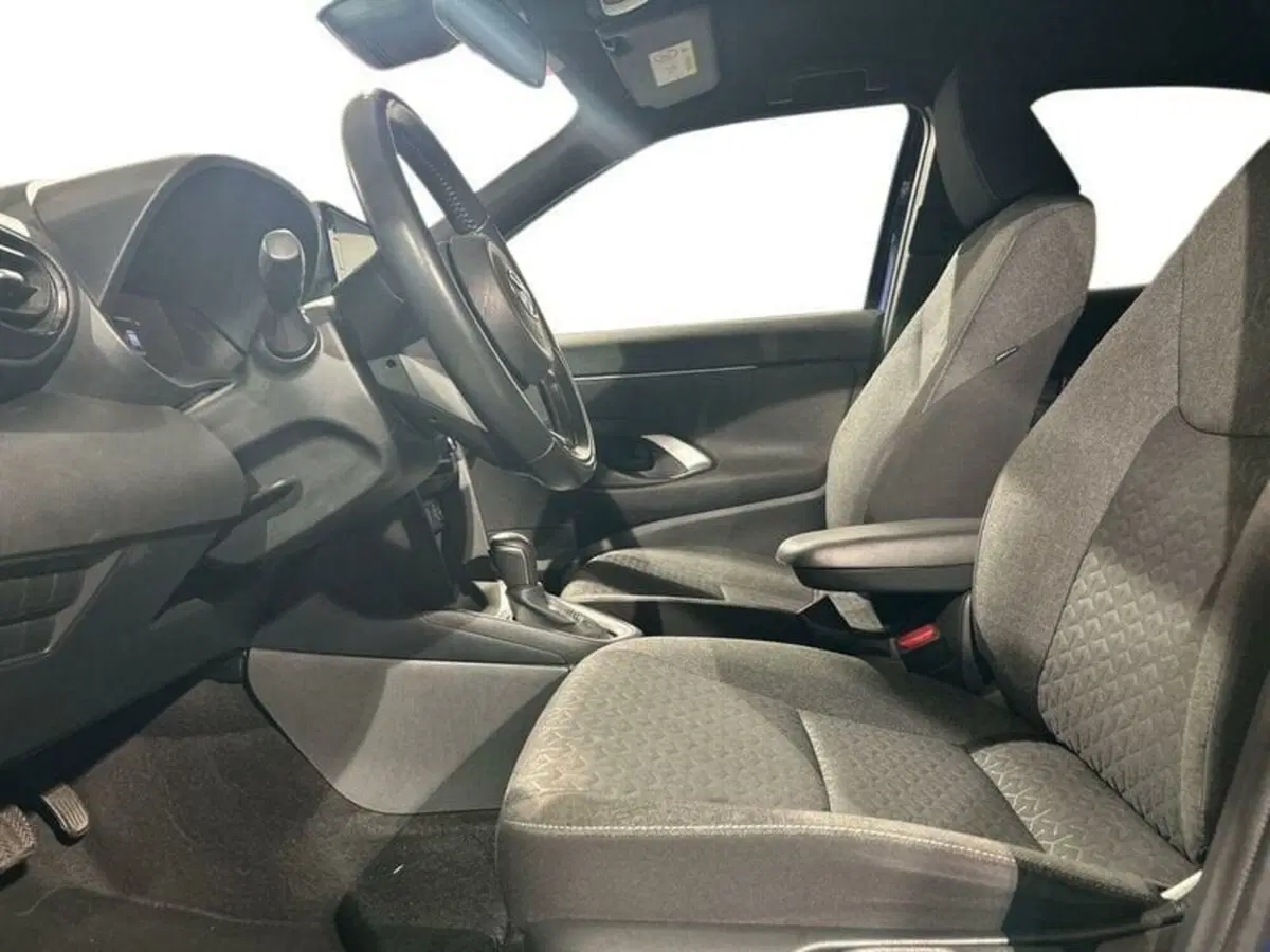 Toyota Yaris Cross usata a Sondrio (11)