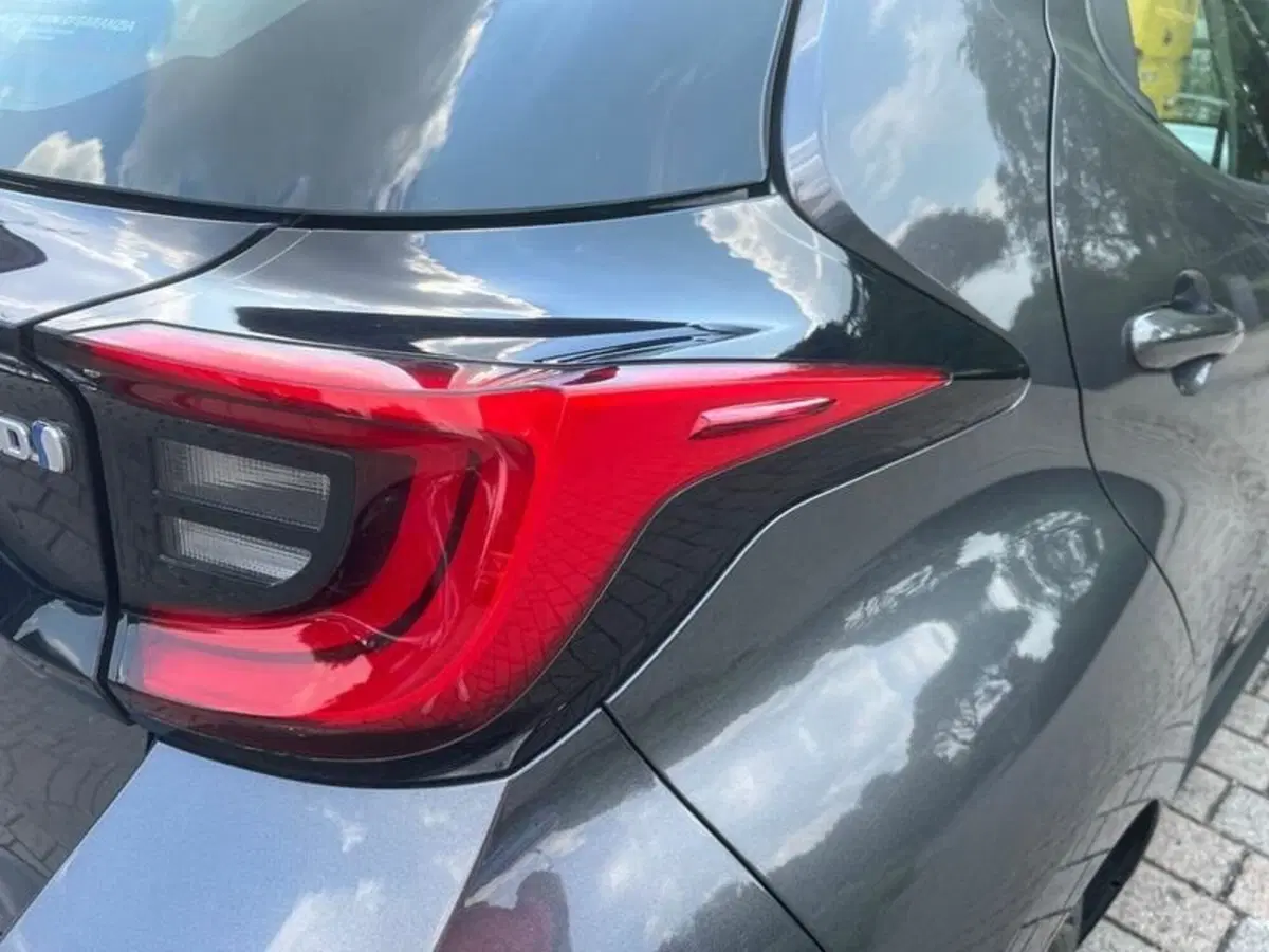 Toyota Yaris usata a Lecco (19)