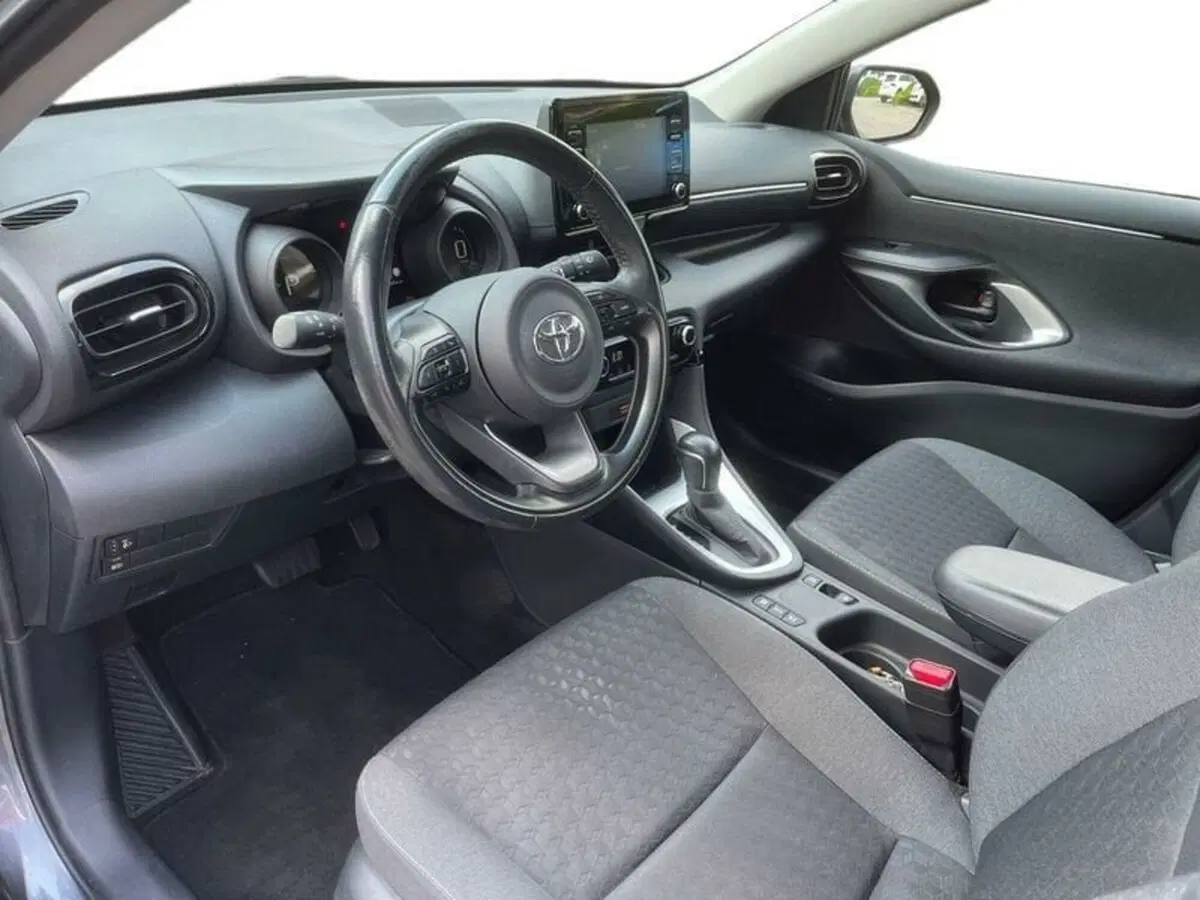 Toyota Yaris usata a Lecco (6)