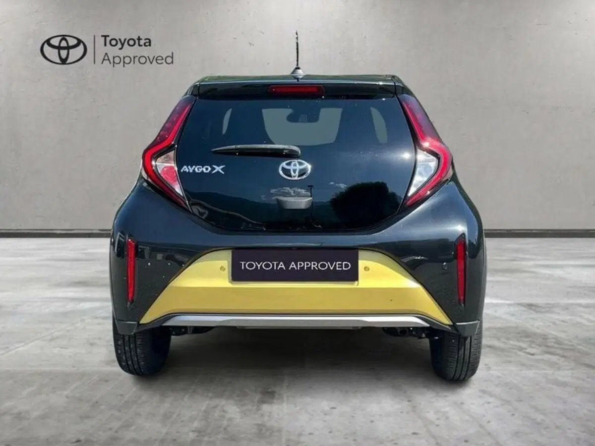 Toyota Aygo X usata a Sondrio (11)