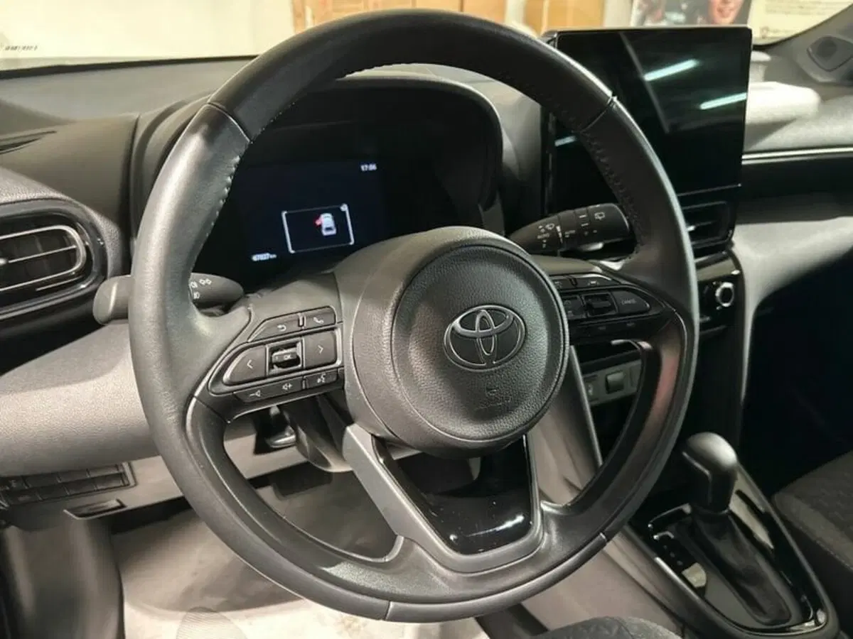 Toyota Yaris Cross usata a Lecco (15)