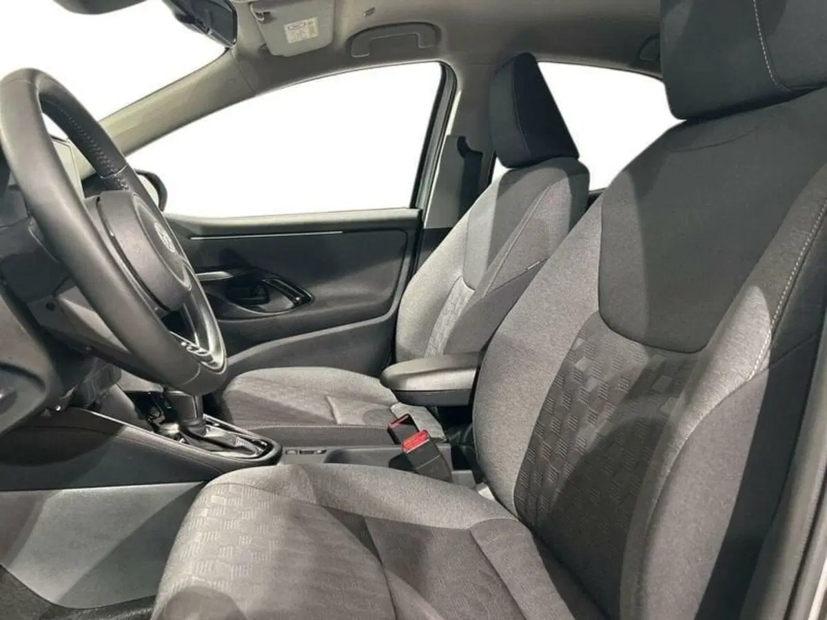 Toyota Yaris usata a Lecco (11)