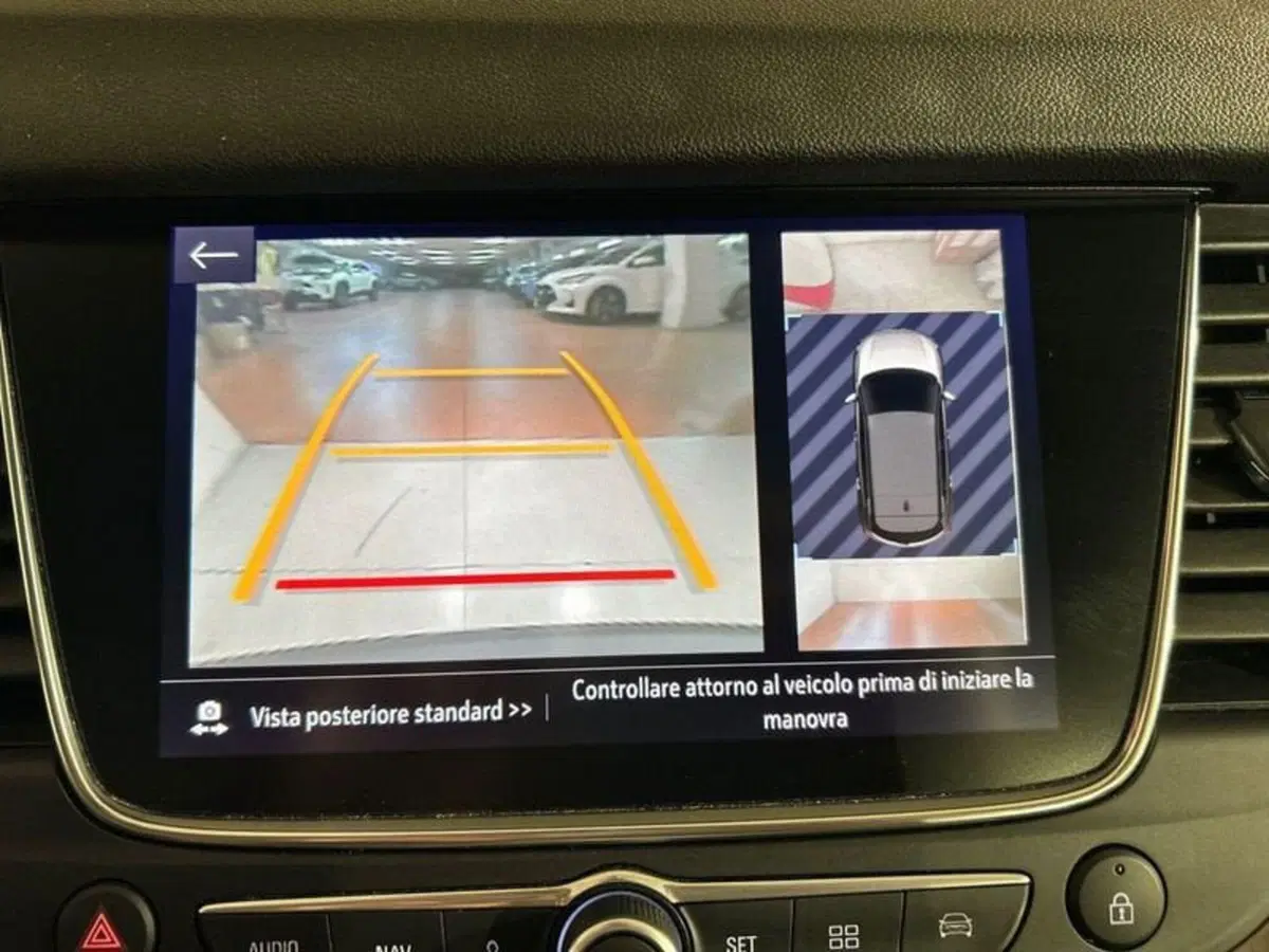 Opel Grandland X usata a Lecco (13)