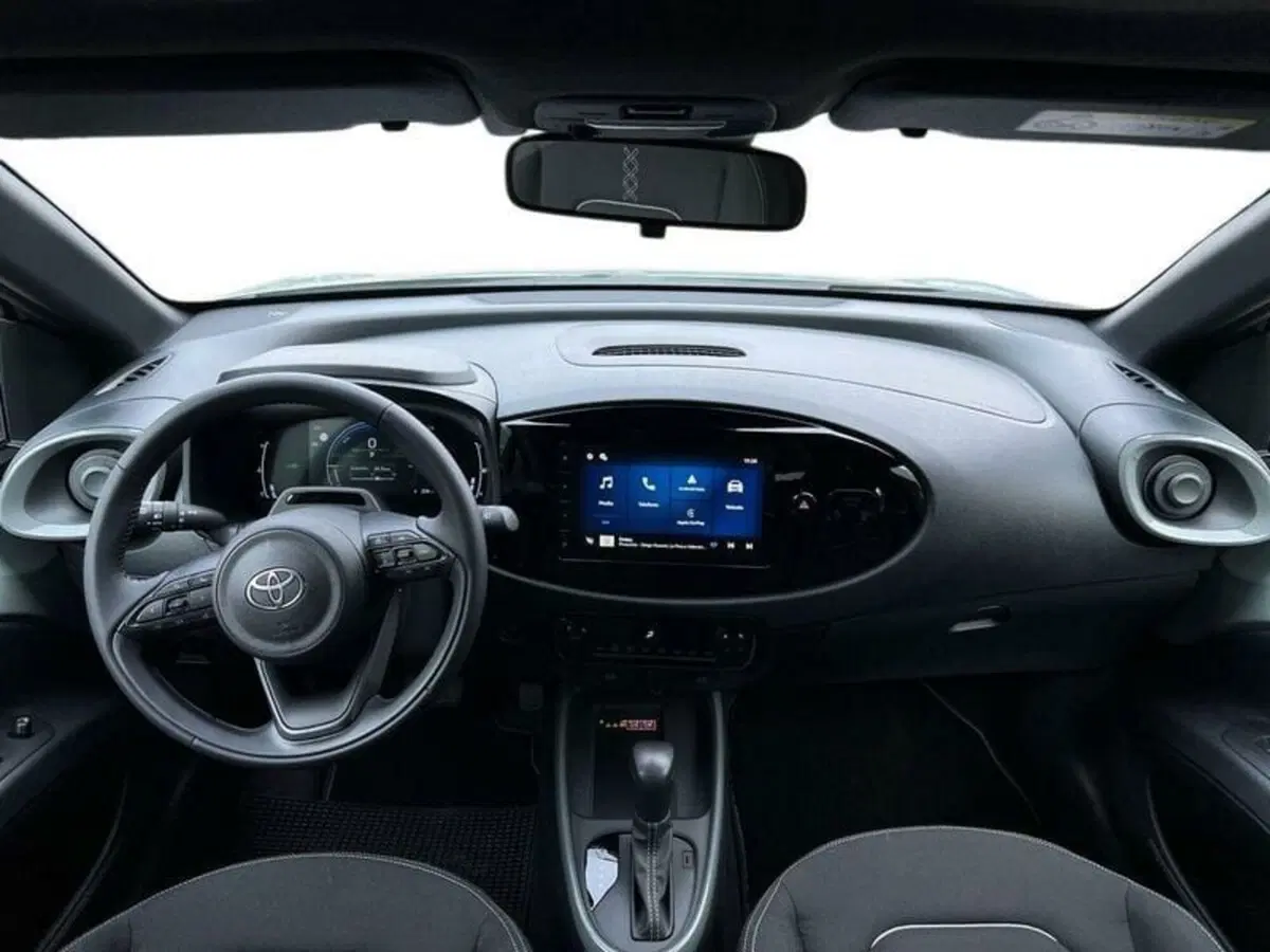 Toyota Aygo X usata a Sondrio (14)