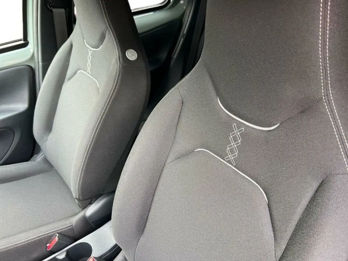 Toyota Aygo X usata a Sondrio (17)