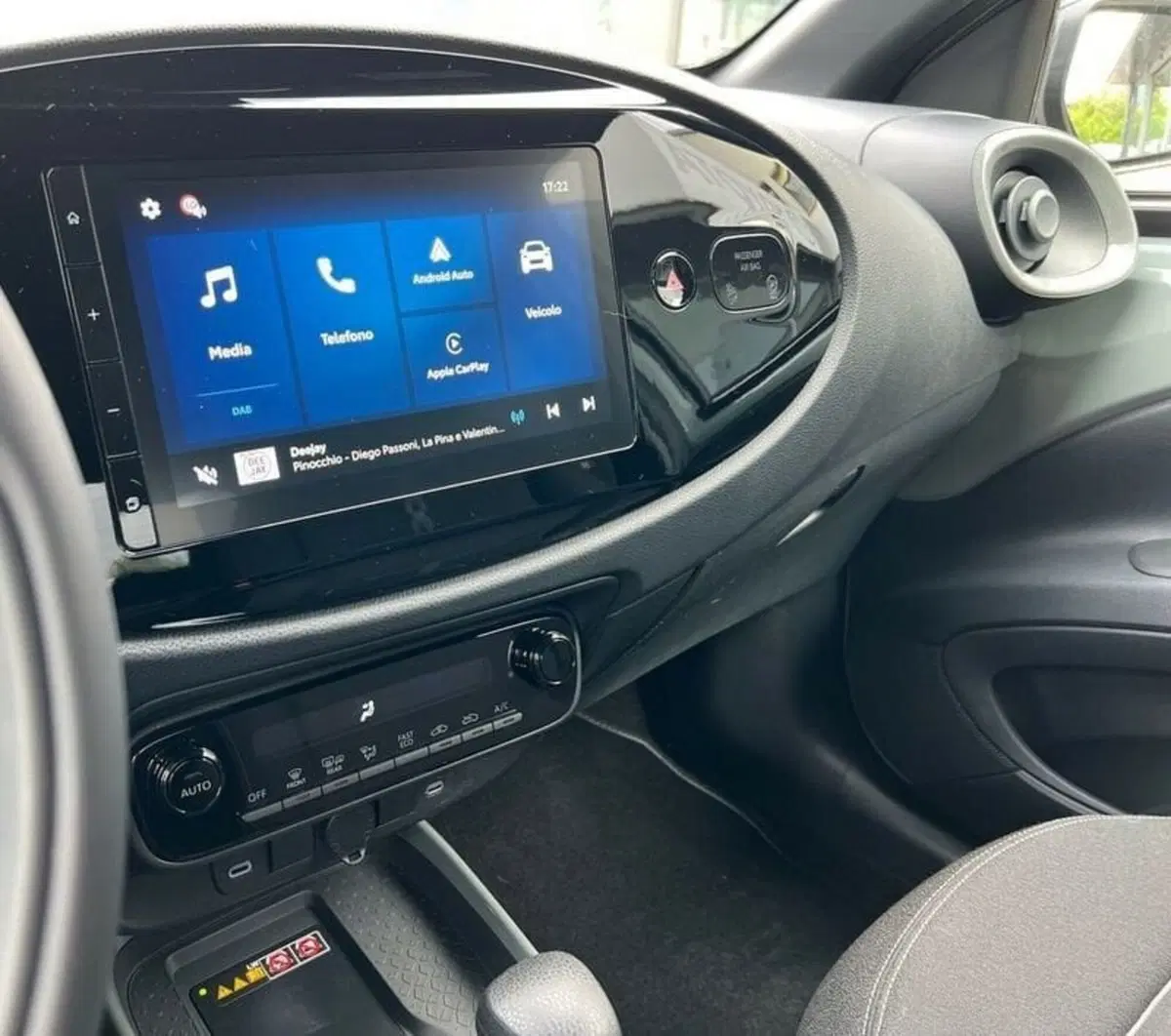 Toyota Aygo X usata a Sondrio (9)