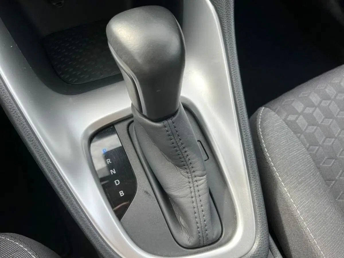 Toyota Yaris usata a Lecco (19)