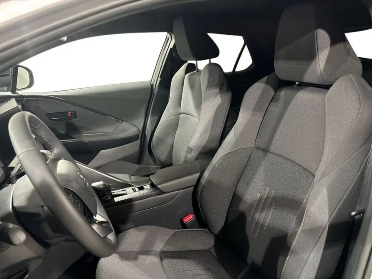 Toyota Toyota C-HR nuova a Lecco (10)
