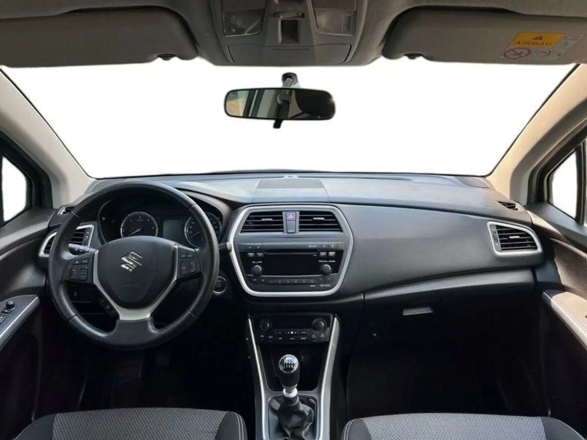 Suzuki S-Cross usata a Sondrio (8)
